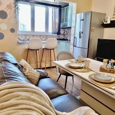 Apartman Уютен Апартамент